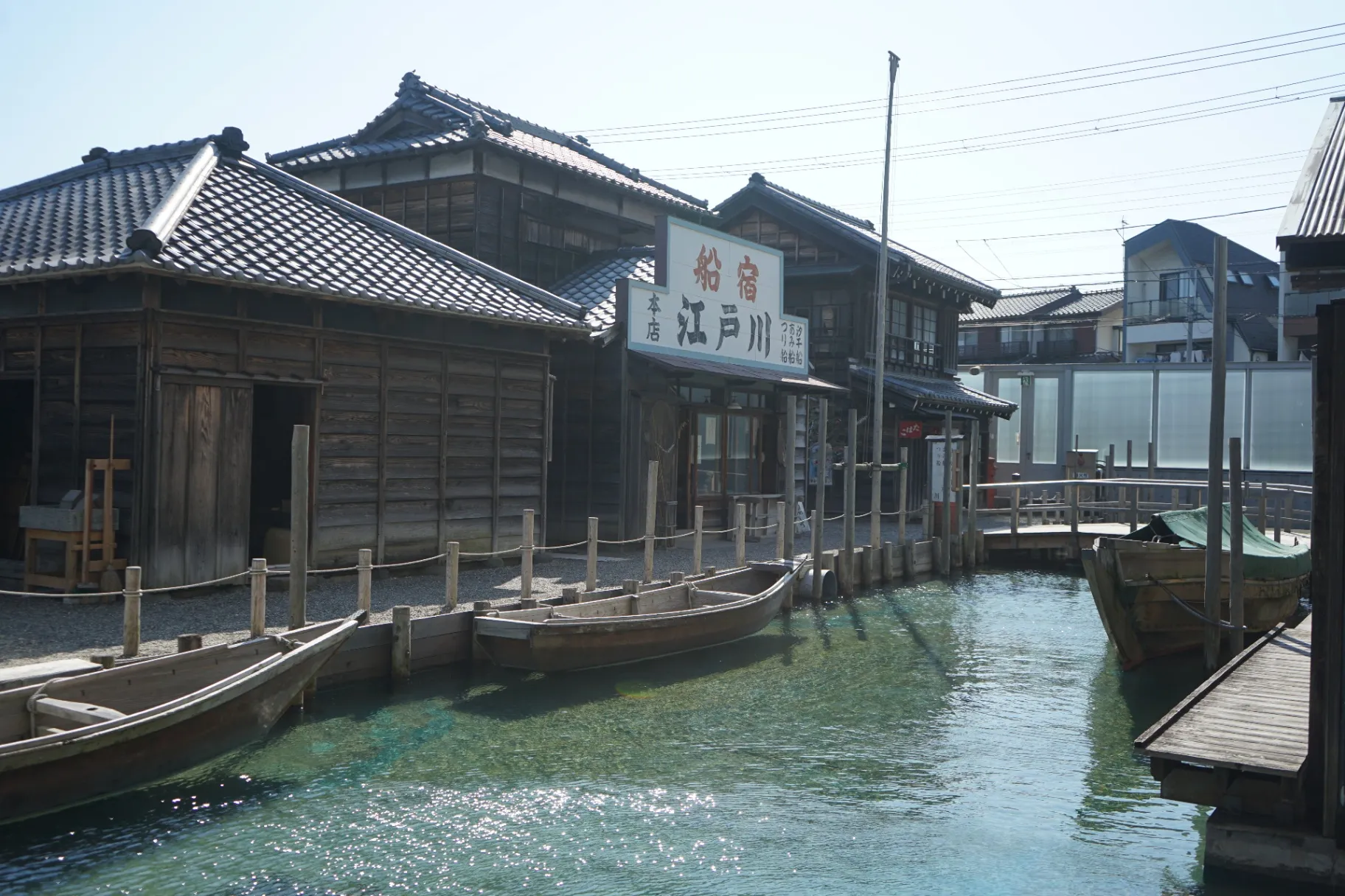 超巨大原石をくり抜いた、豪華“翡翠原石風呂”も！世界で唯一！？の