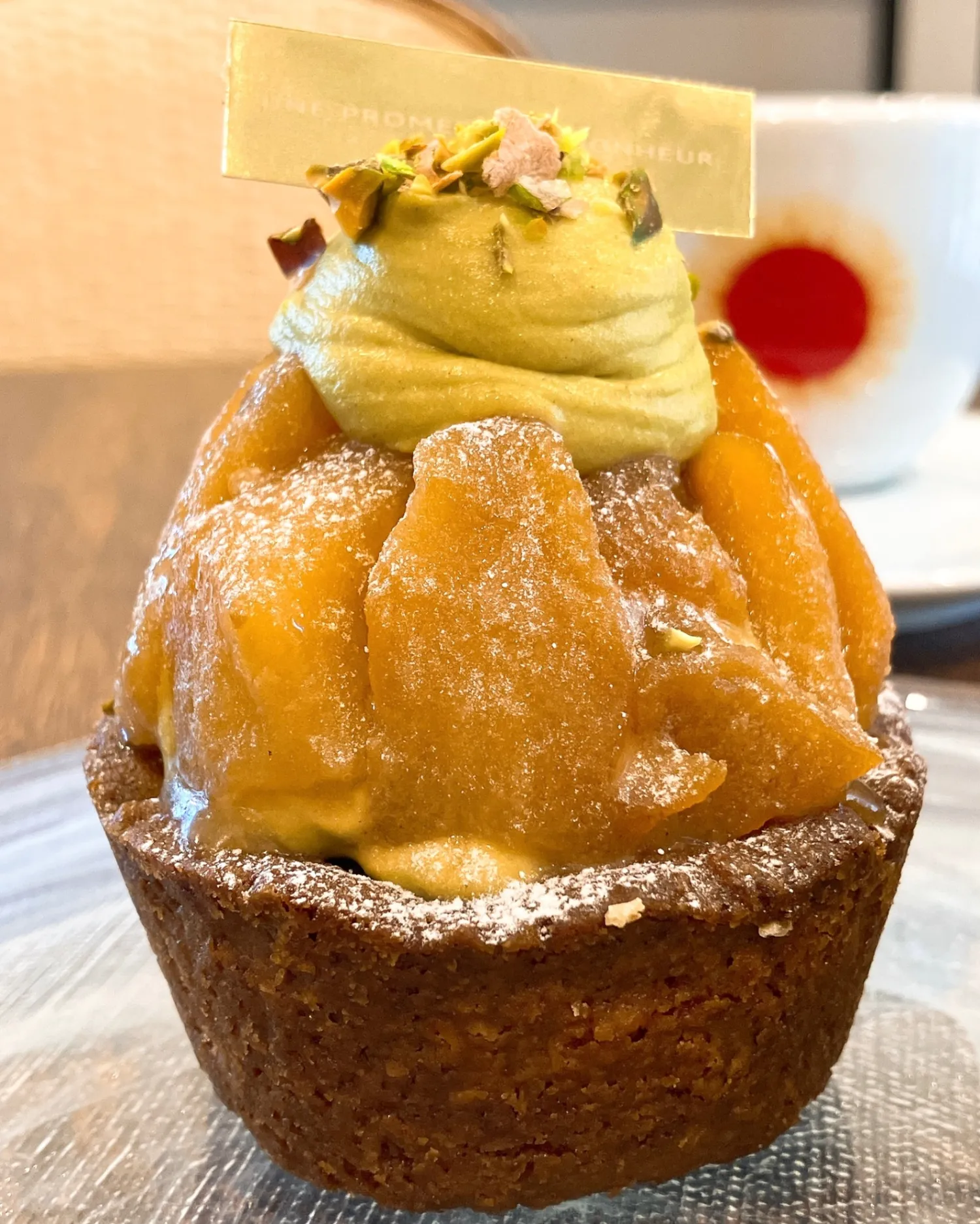 ピスタチオと林檎のタタン風タルト
