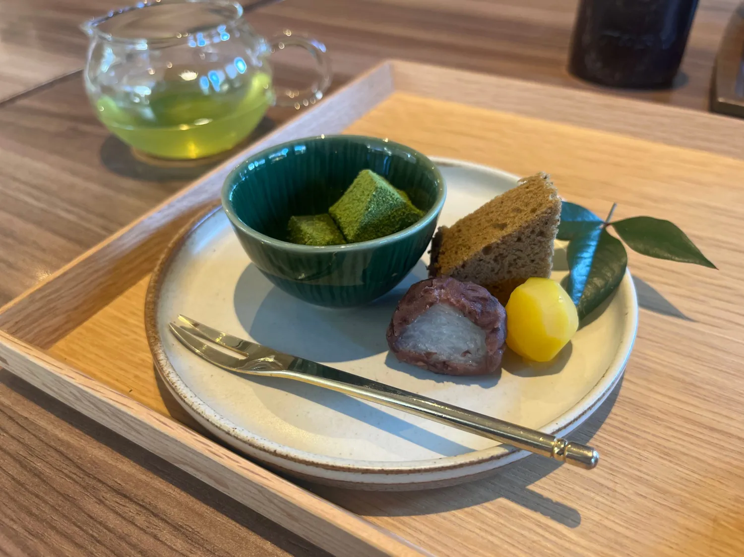 少しずつ何種類も味わえるの点も贅沢。季節を感じるプレート。