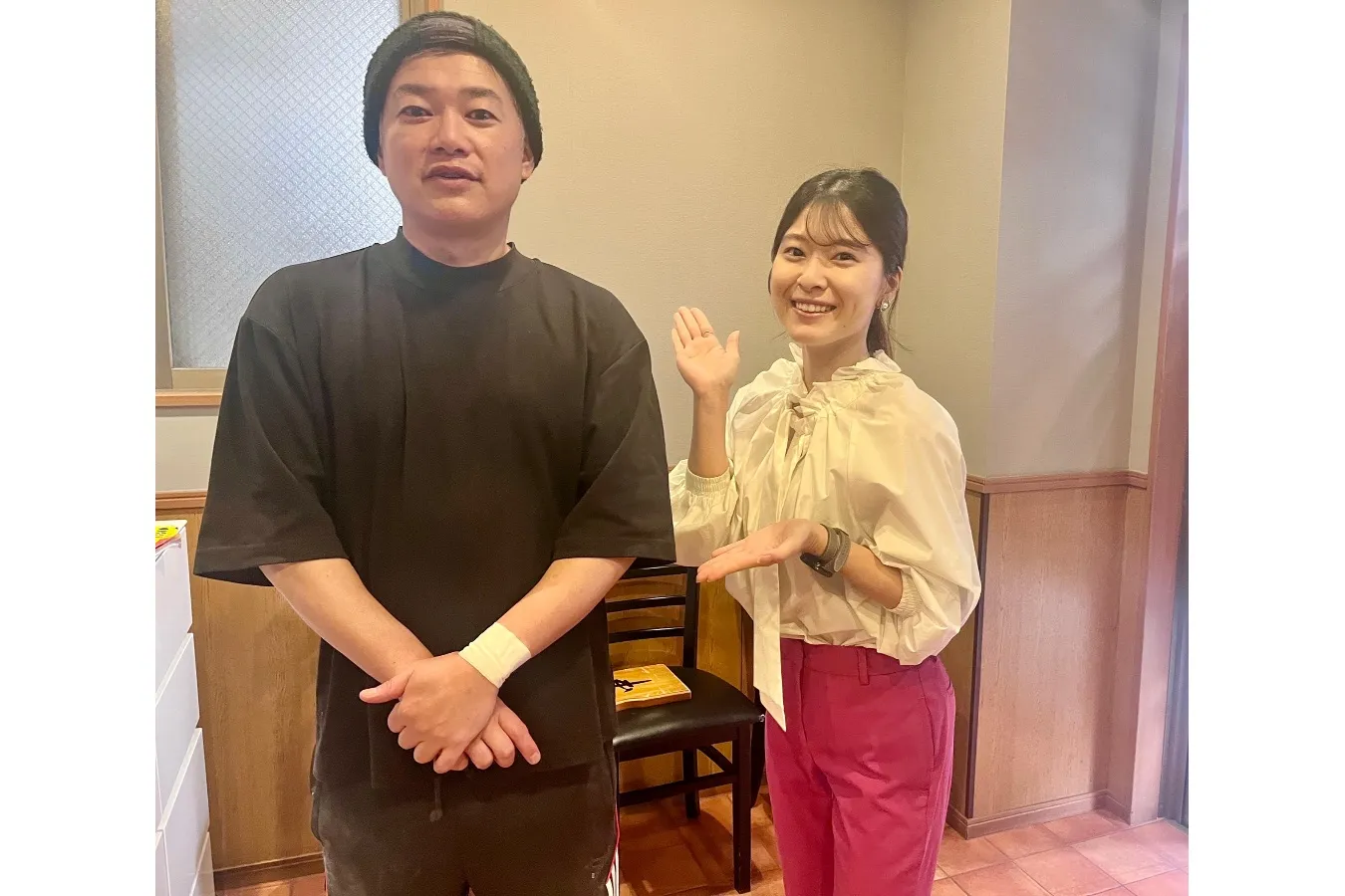 ▲店主の林さん(左)と筆者(右)