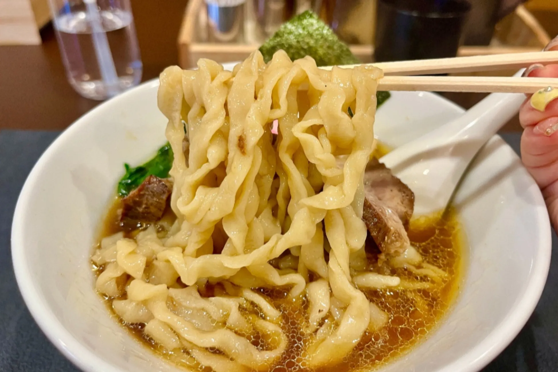 驚くほどモッチモチ！森下「手打ち 蓮」の“絶品手打ち麺”