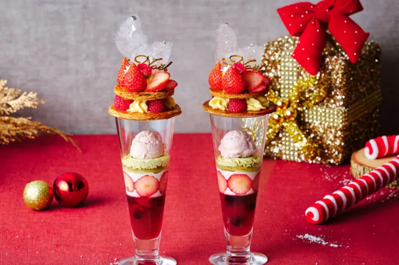 2025年のいちごパフェ5選！東京のホテルなどで楽しめる“いちごたっぷり”な贅沢スイーツ