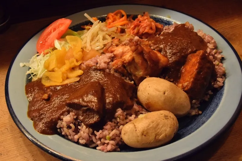  セルフ盛り付けカレーが1,080円で食べ放題！牛タンからタンドリーチキンまで具だくさんカレーを食べてきた