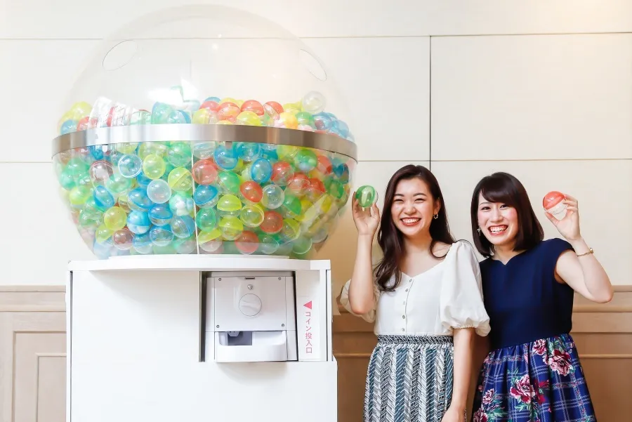 （PR）超巨大ガチャで化粧品がもらえる！？「ファンケル 銀座スクエア」が夏の涼やかスポットに大変身！