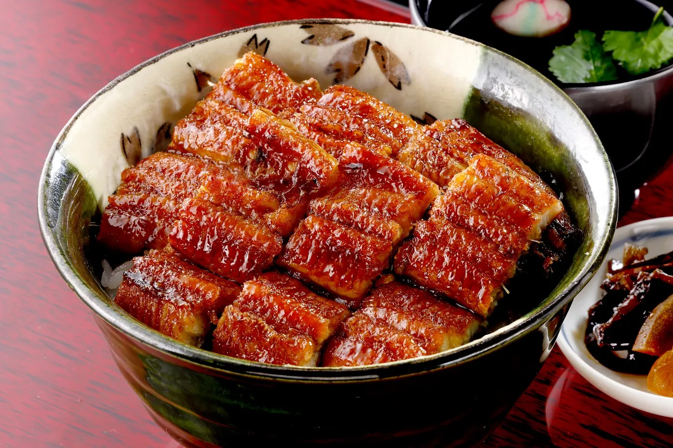 ▲「うな丼並（香の物、吸物つき）」（3,750円）。焼きたてパリふわうなぎに、岐阜県産ハツシモ米の相性が良い