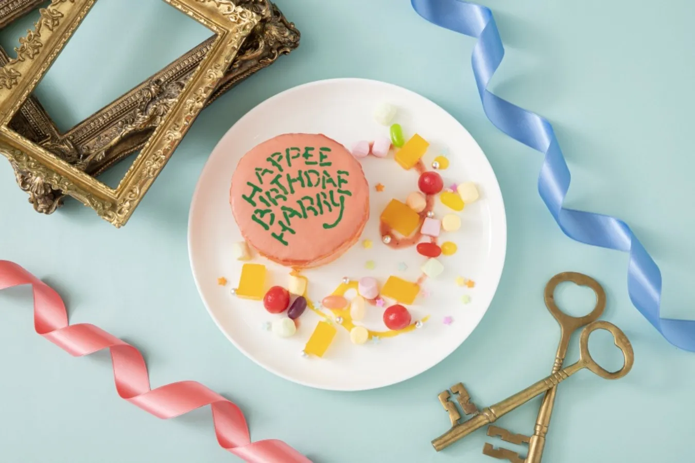 ▲「HAPPEE BIRTHDAE ケーキ」WIZARDING WORLD characters, names, and related indicia are © & ™ Warner Bros. Entertainment Inc. Publishing Rights © JKR. (s24)