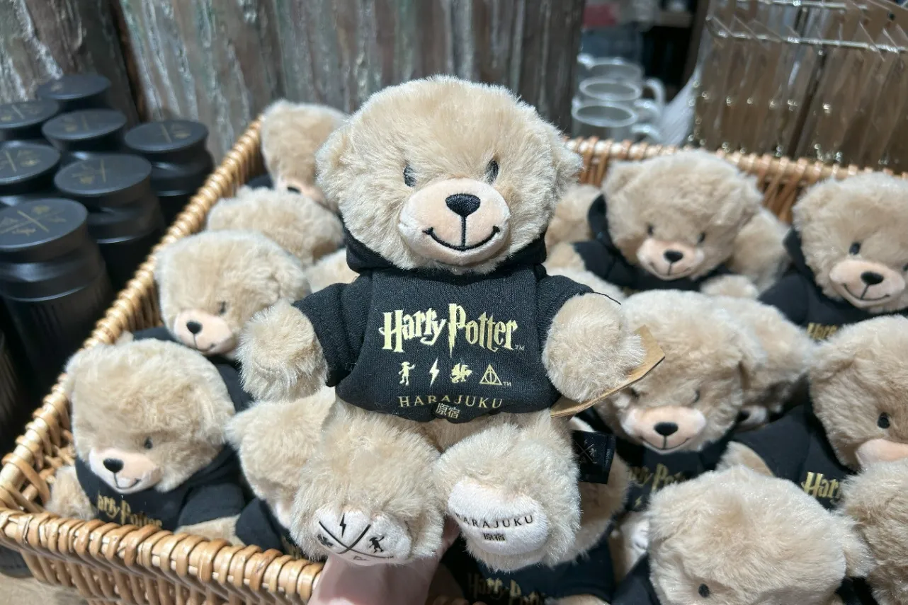 ▲原宿店限定のテディベア（撮影：レッツエンジョイ東京編集部）