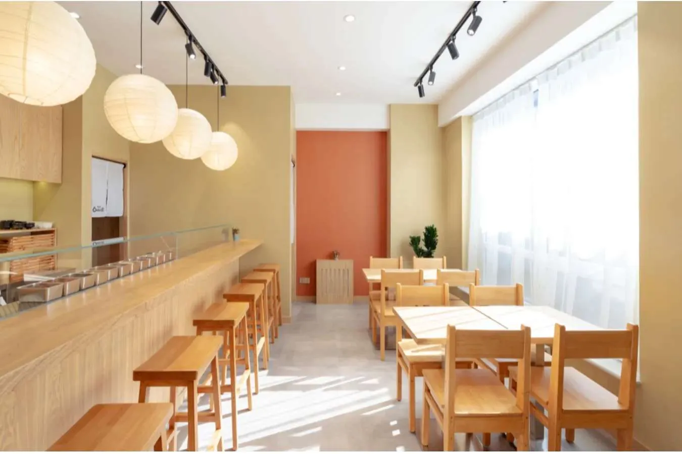 ▲温かな雰囲気の店内