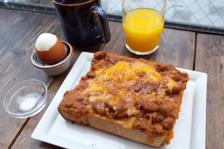早起きしてでも食べたい！人気ベーカリーの姉妹店が手がける「チリビーンズ専門店」のモーニングセット