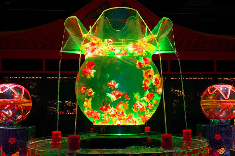 約3万匹の金魚が泳ぐ！「アートアクアリウム美術館」レポ