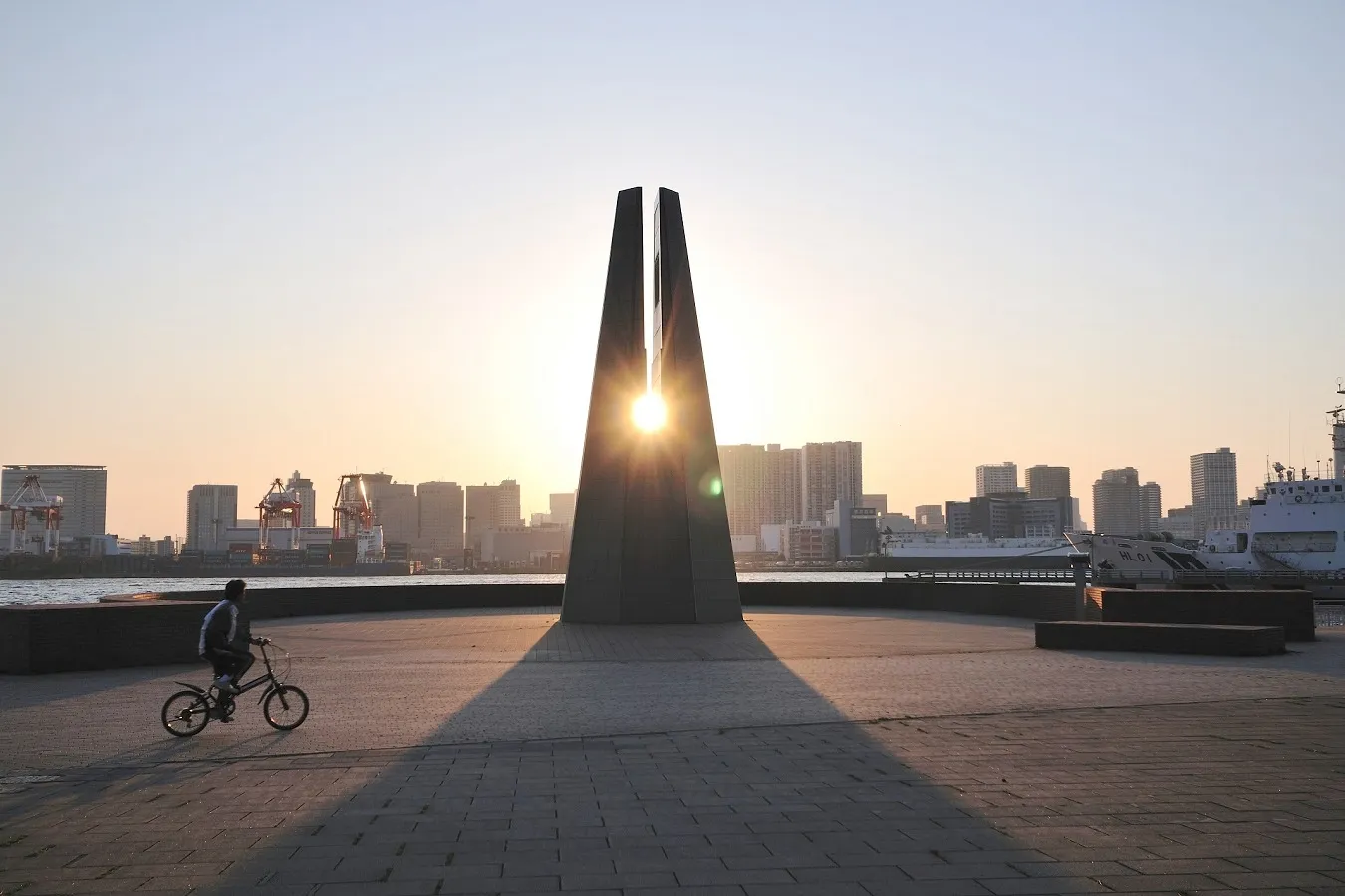 ▲潮風公園（夕陽の塔）