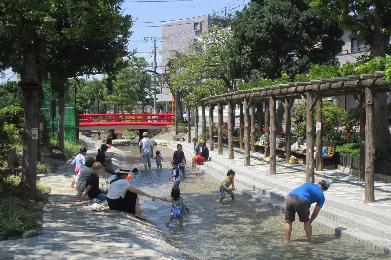 東京「じゃぶじゃぶ池・水遊び場」がある公園10選【2025】_2515492