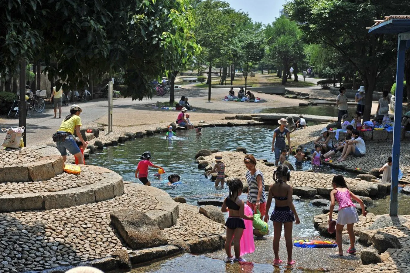 ▲河童川原ゾーン（じゃぶじゃぶ水路）
