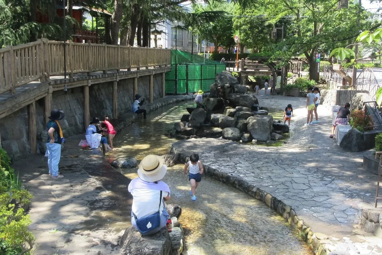 東京「じゃぶじゃぶ池・水遊び場」がある公園8選【2026】_3707161