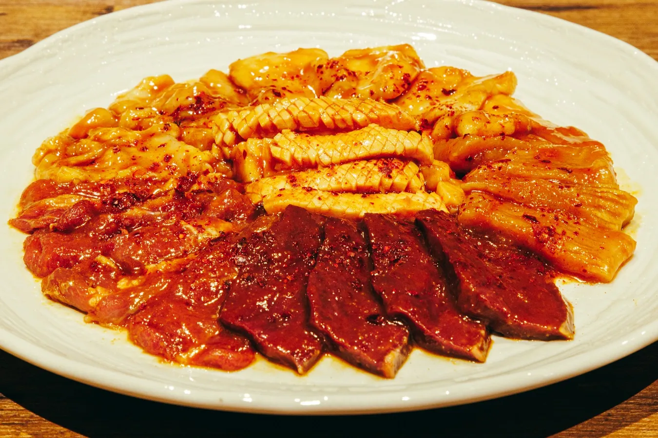▲「名物！ホルモン盛り合わせ（味噌）」（1,320円）