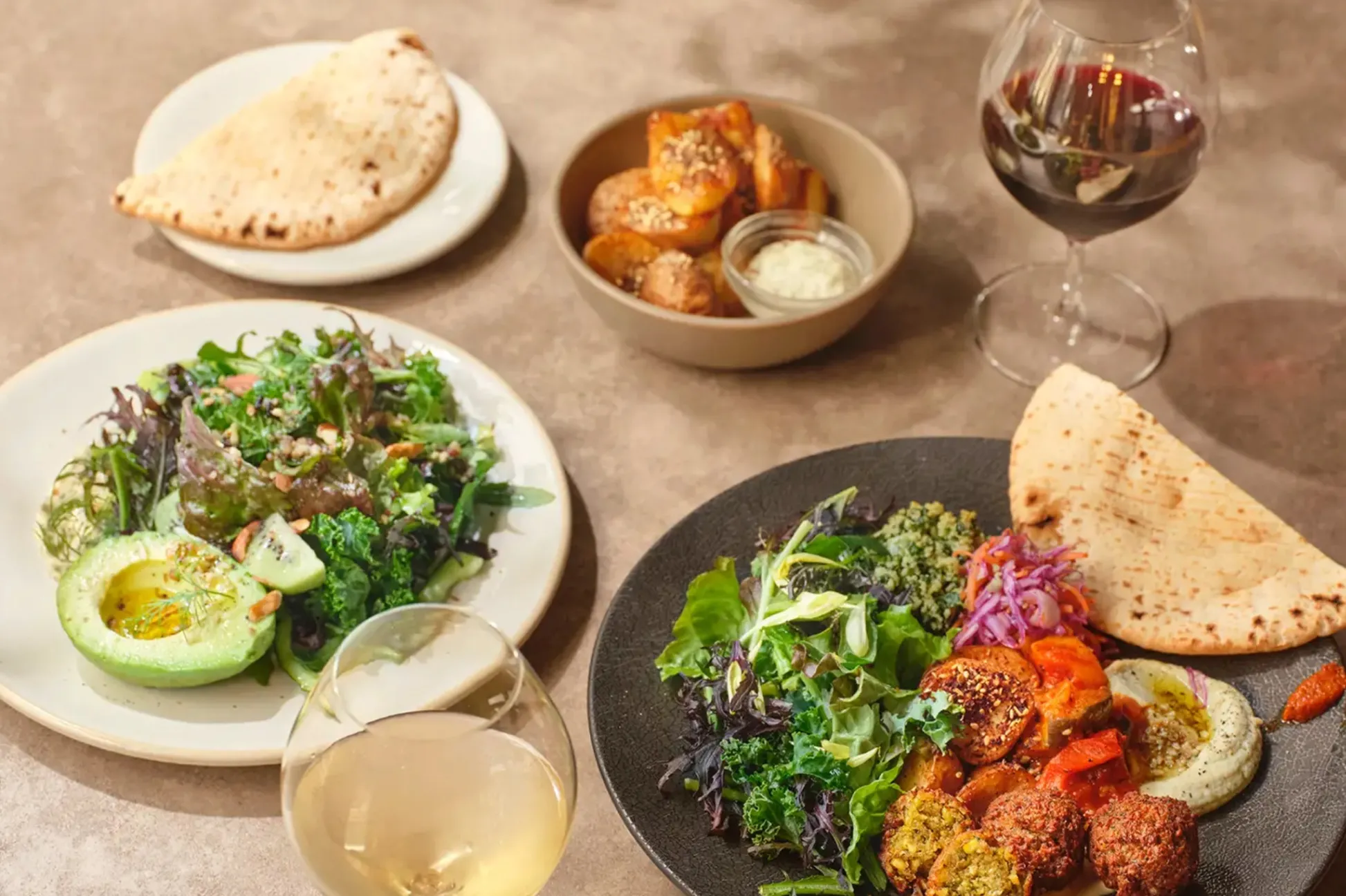 ヴィーガンフレンドリーなカフェ「プラント モア」新宿にオープン