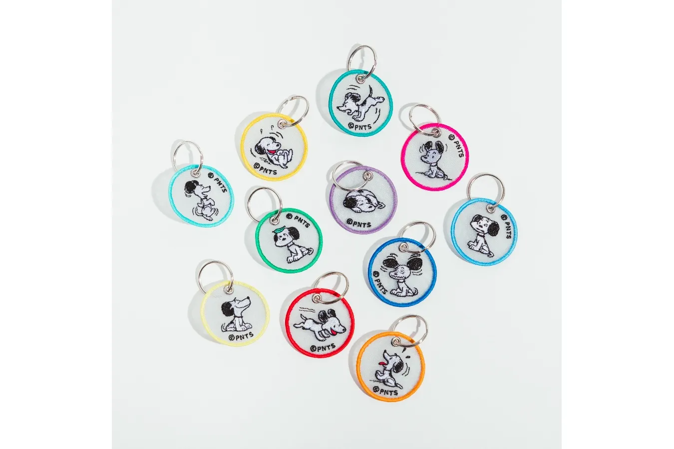 ▲「刺繍シアーキーリング（ランダム）」© 2024 Peanuts Worldwide LLC