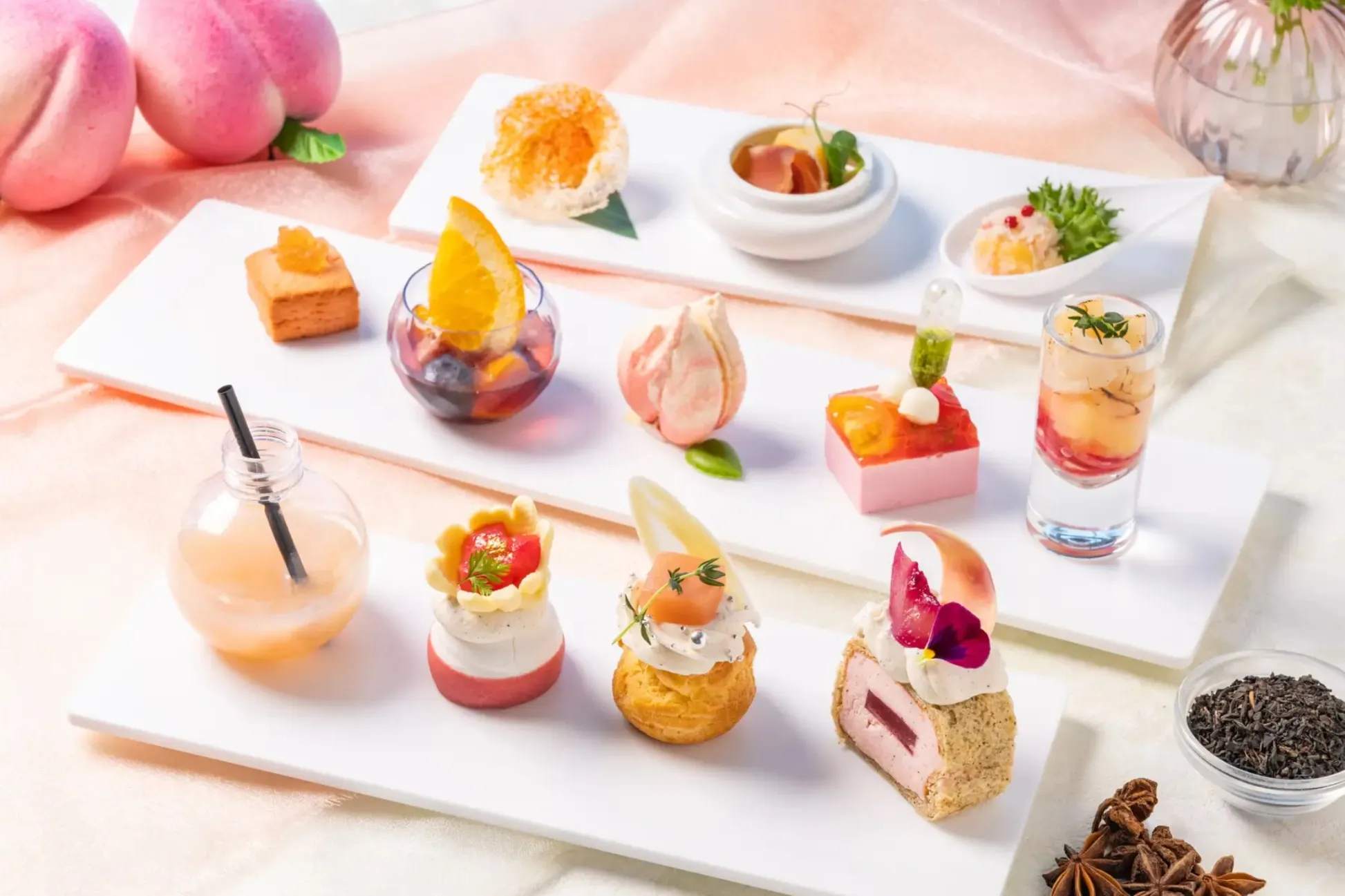 “夏桃”が主役のアフタヌーンティー！銀座のカフェ「ザ グランド ラウンジ」より登場