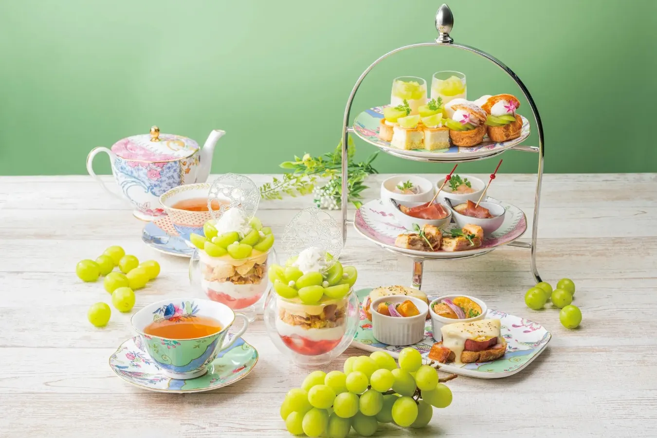 ▲「AFTERNOON TEA with “SIROCCO”『シャインマスカット』」