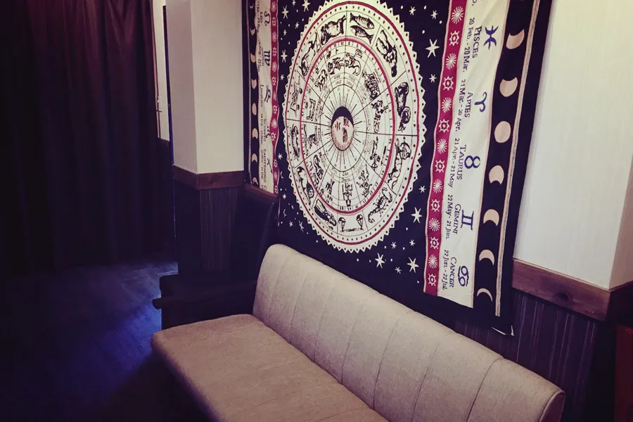 恋愛、仕事運etc.2018年の運勢を占いに行きたい！都内の「占いスポット」5選