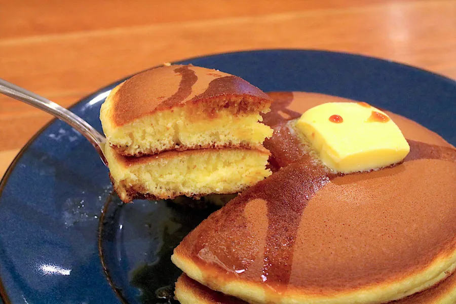 銅板ホットケーキが絶品！デートで行きたい新宿御苑前のカフェ「鶴と私の恩返し」
