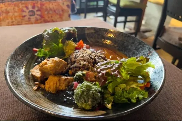 “薬膳カレー”ってこんなに美味しいの！？マニアが激推しする中目黒「香食楽」