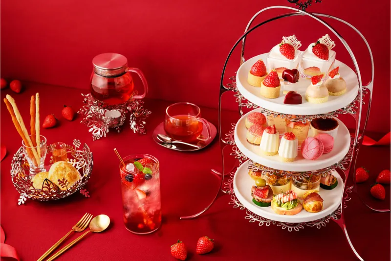 “国産イチゴ”たっぷりのアフタヌーンティー！「アニヴェルセルカフェ 表参道」より