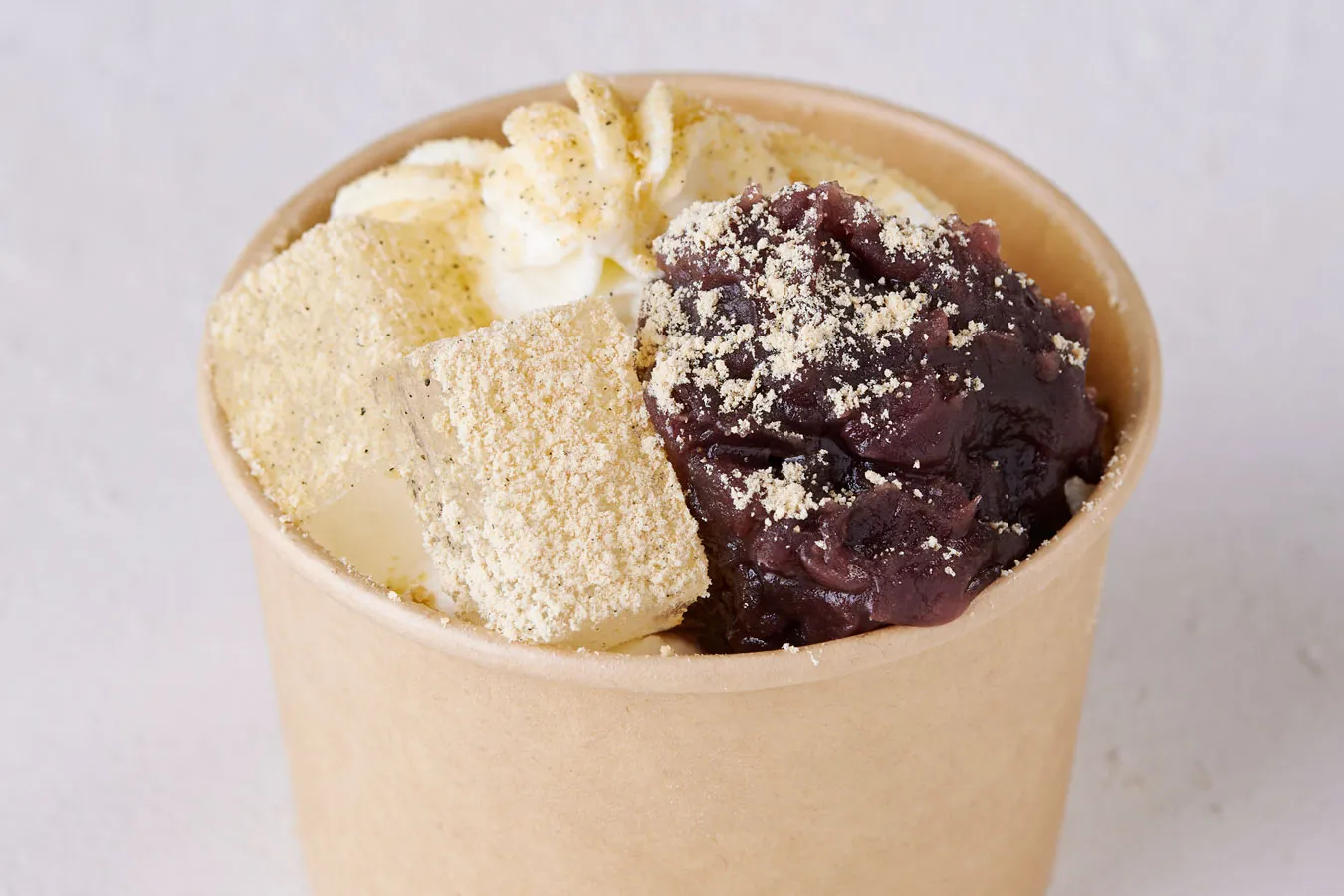 ▲「きな粉とあんこのパフェ・ミニ」（500円）※店舗限定