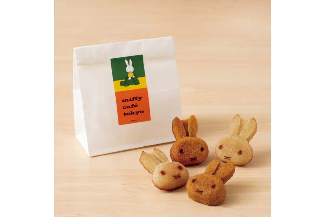 ▲「フェイスフィナンシェ（プレーンキャラメル）」Illustrations Dick Bruna Ⓒ copyright Mercis bv,1953-2024　www.miffy.com