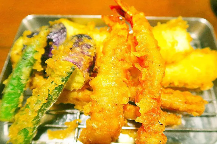 【天ぷらの日】サックサクの揚げたて「天ぷら」21種が1,980円でおかわり自由！コスパ最強店を実食レポ