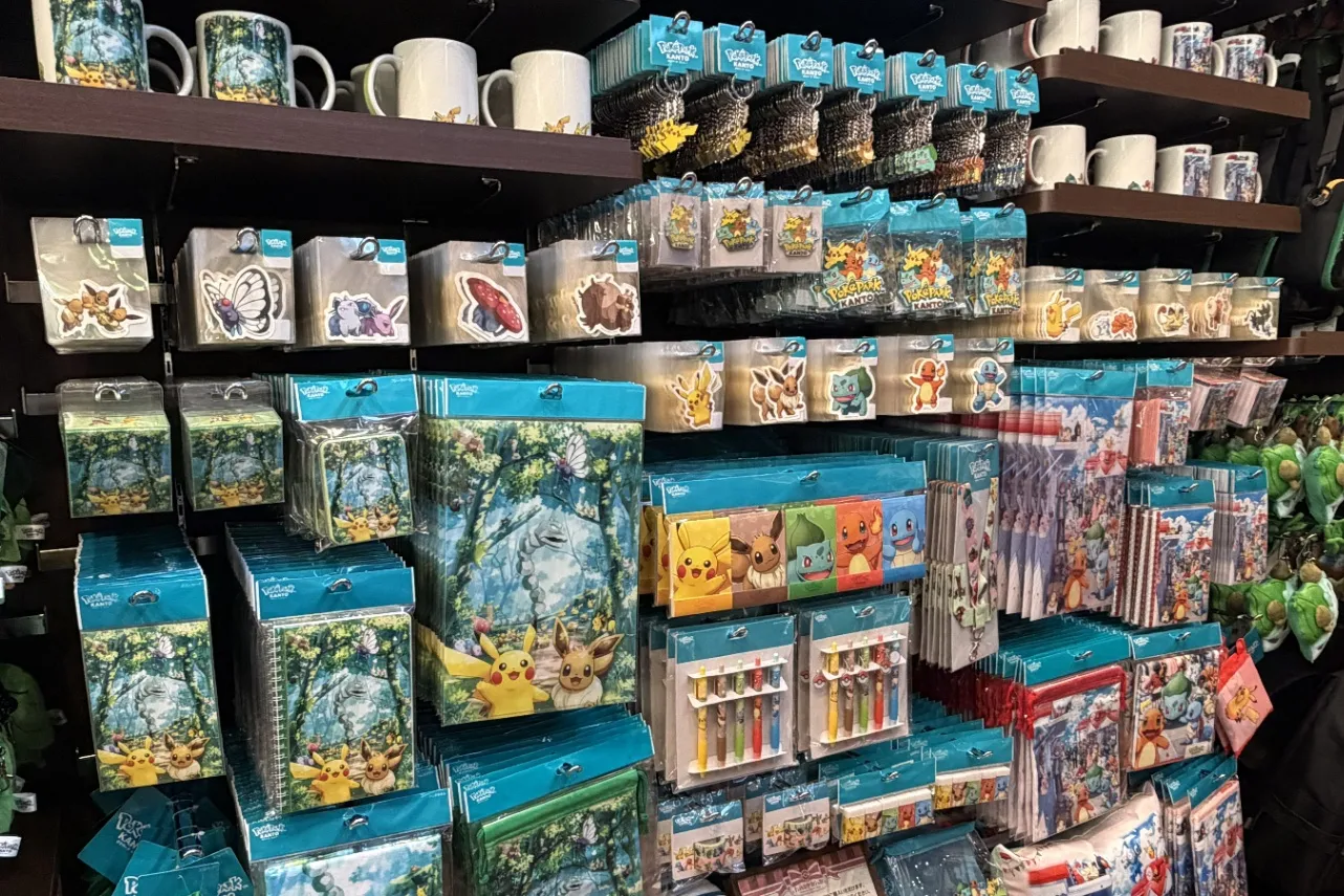 ▲『ポケパーク カントー』限定のアイテムも（撮影：レッツエンジョイ東京編集部）