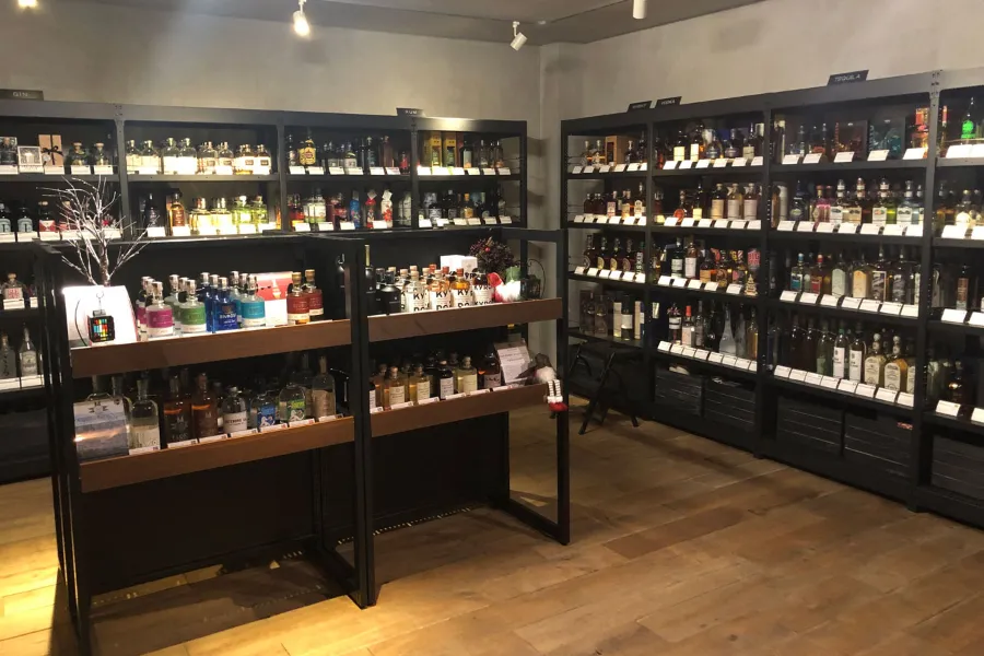 都内最大級の蒸留酒専門店「&SPIRITS」が中目黒にオープン