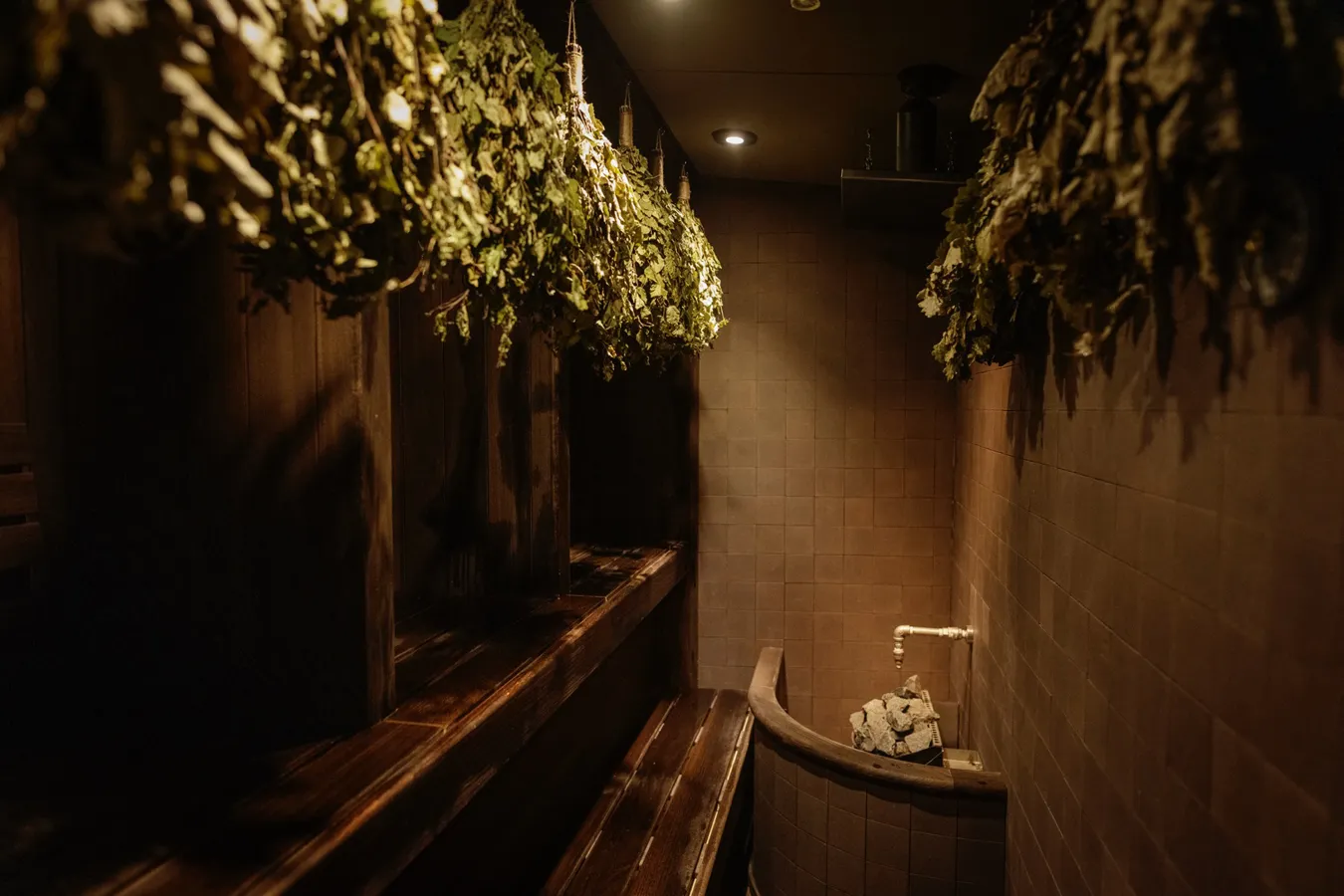 ▲室内をヴィヒタで覆い尽くしたボタニカルな「VIHTA（ヴィヒタ）」