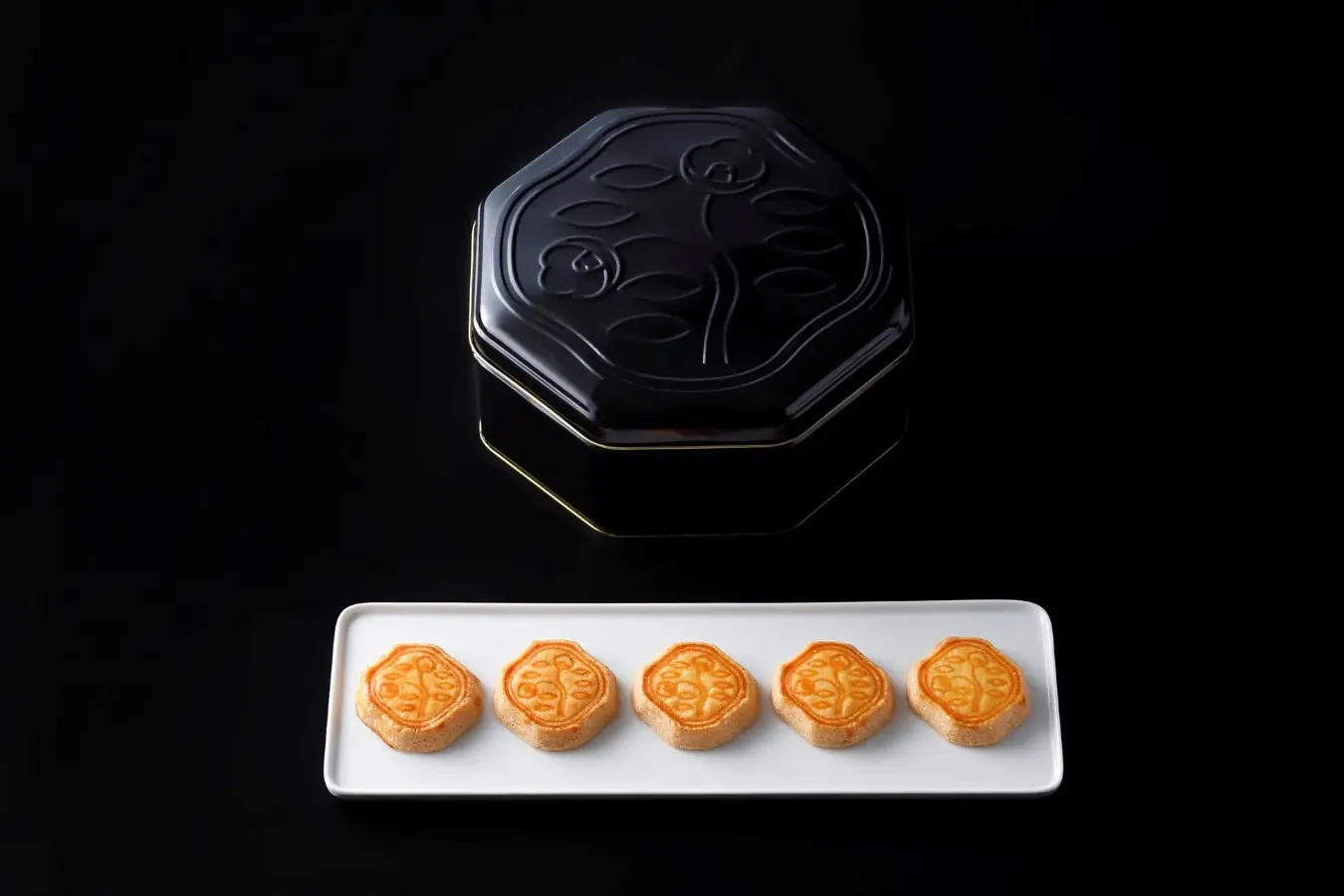▲「手焼き花椿ビスケット40枚入」