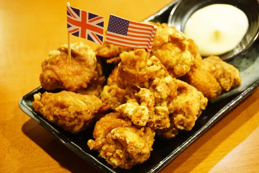 100円で唐揚げ食べ放題！「有鳥天酒場」実食レポ