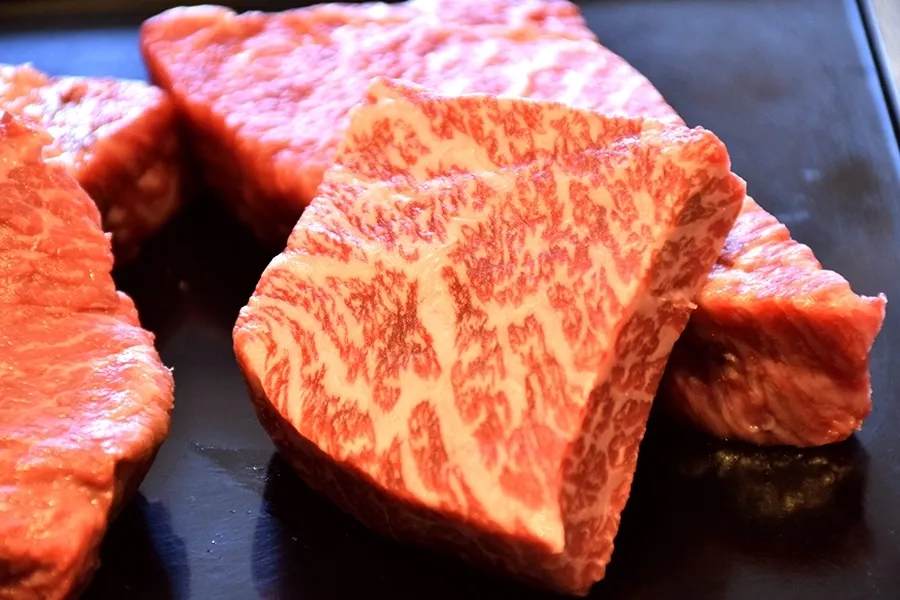 A5ランク霜降りステーキが食べ放題！「銀座のステーキ」レポ