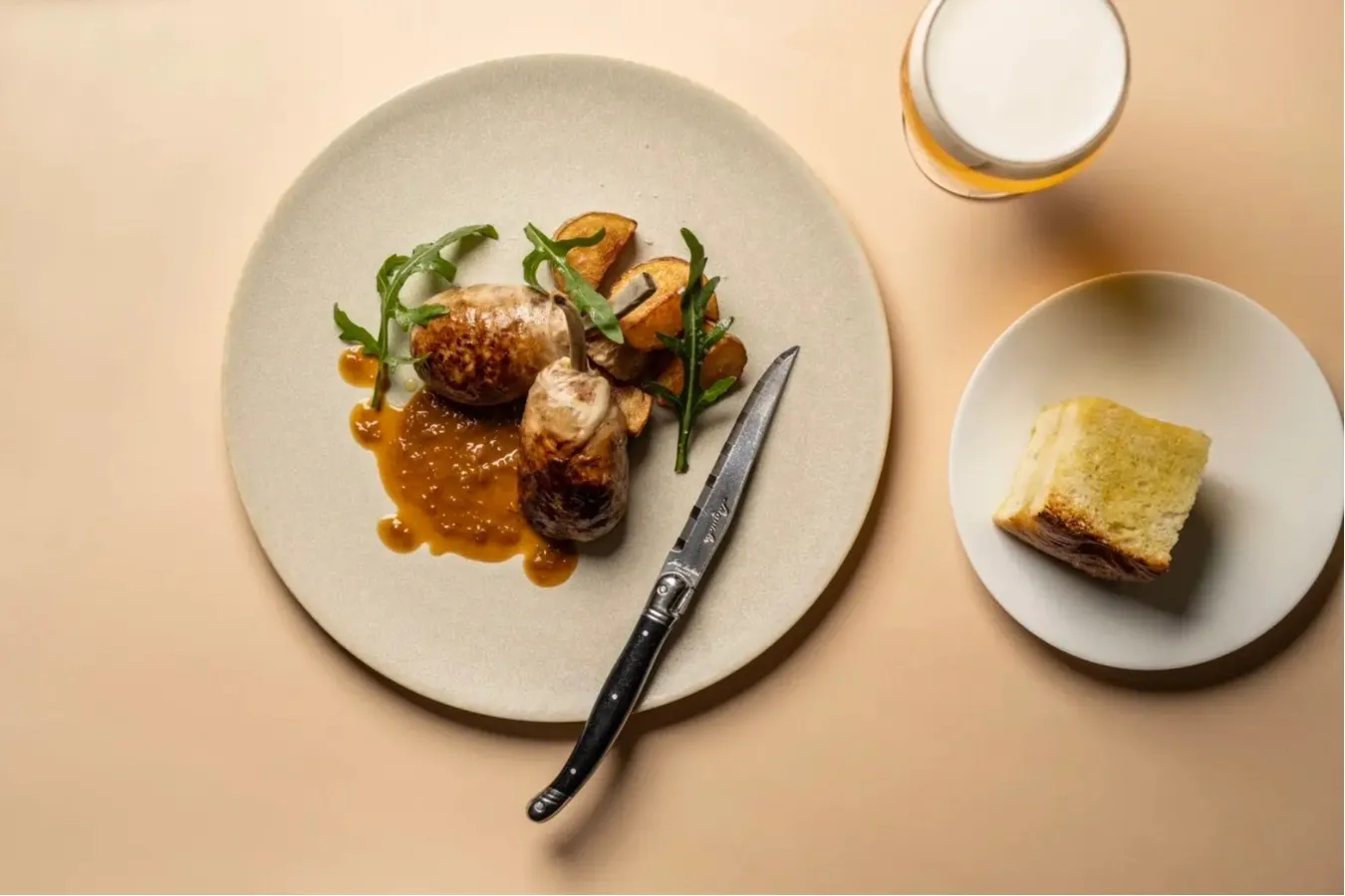 ▲「シェフが辿り着いた圧巻の仔羊ハンバーグ」（2,200円）