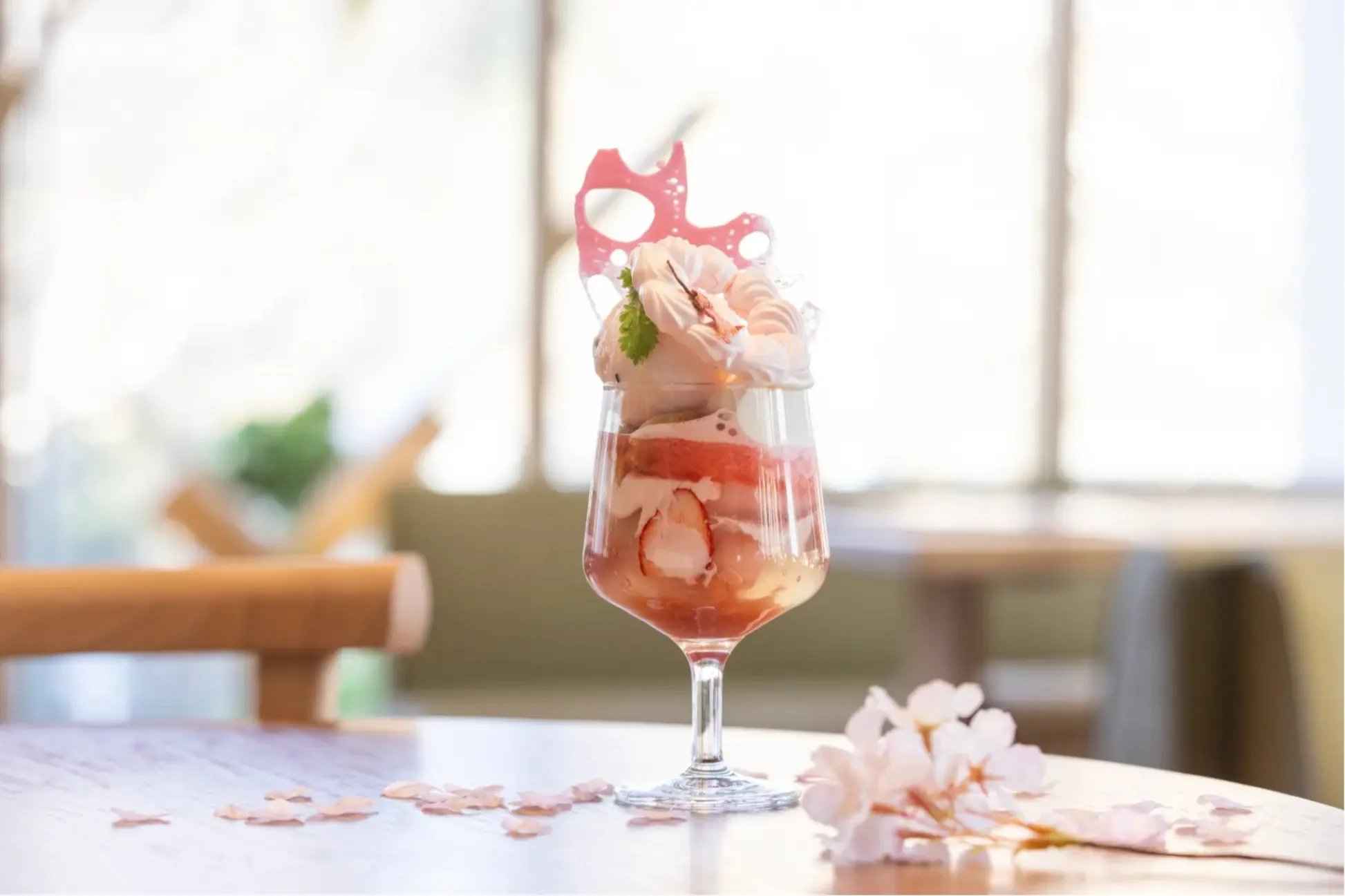 「ネスカフェ 原宿」から春限定の“桜パフェ＆ドリンク”が登場！