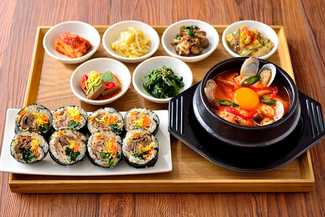 ▲「選べるスープとプルコギキンパの韓定食」（1,738円）