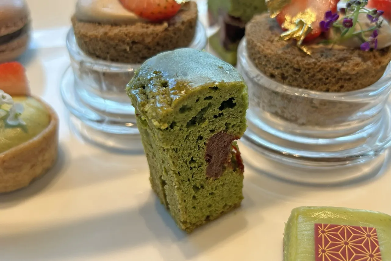▲「煎茶と苺のパウンドケーキ」