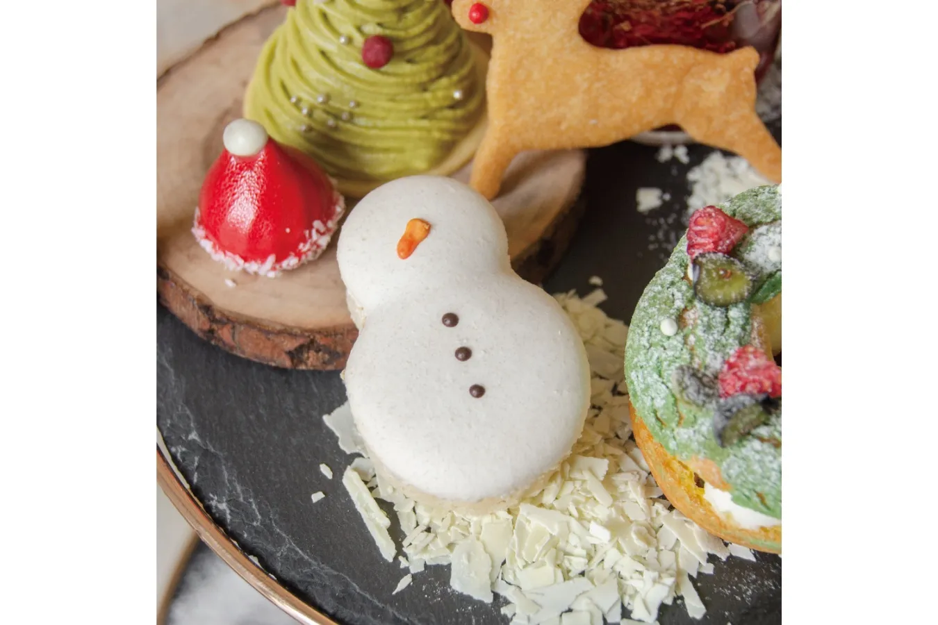 ▲「雪だるまマカロン」