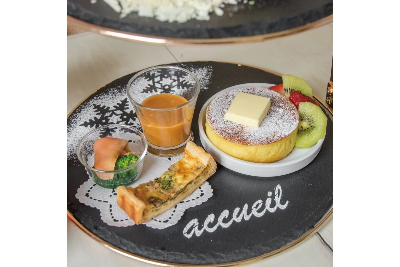 “大人かわいい”クリスマスアフタヌーンティー！「カフェアクイーユ恵比寿」より登場_1986606