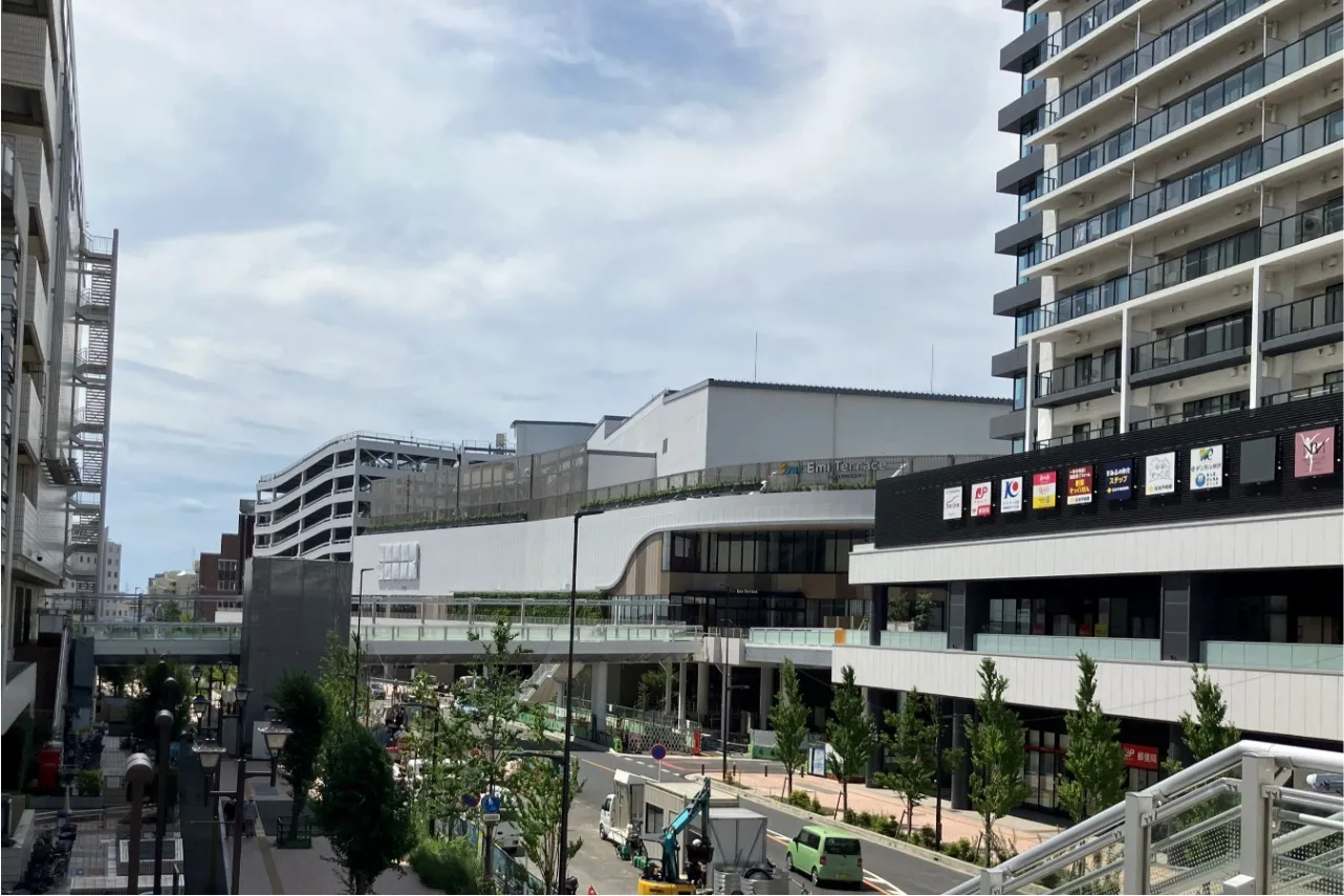 ▲「エミテラス所沢」中央通り外観