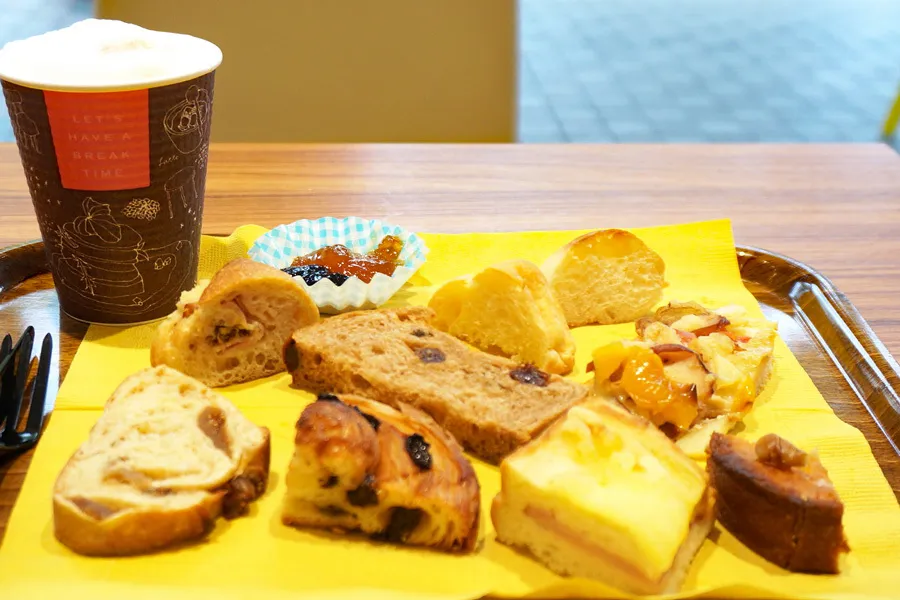500円パン食べ放題で朝から幸せ！デニッシュやキッシュなど約20種類を好きなだけ