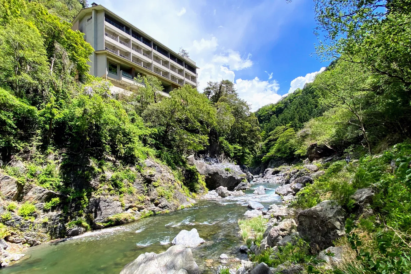 渓谷の絶景が目の前!「奥多摩の風 はとのす荘」ひとり旅ブロガー月山もものイチ推し。_1559635