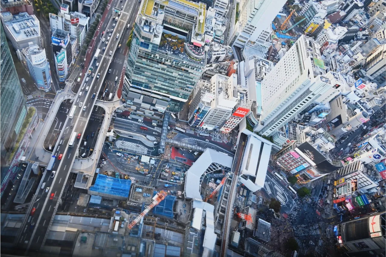 ▲スクランブル交差点と再開発が進む渋谷駅周辺を見下ろせるのも面白い