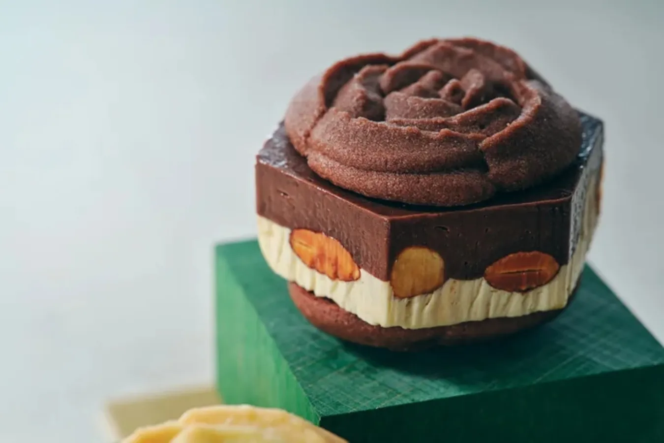 ▲「フレッシュ・チューリップローズ　プラリネチョコレート」
