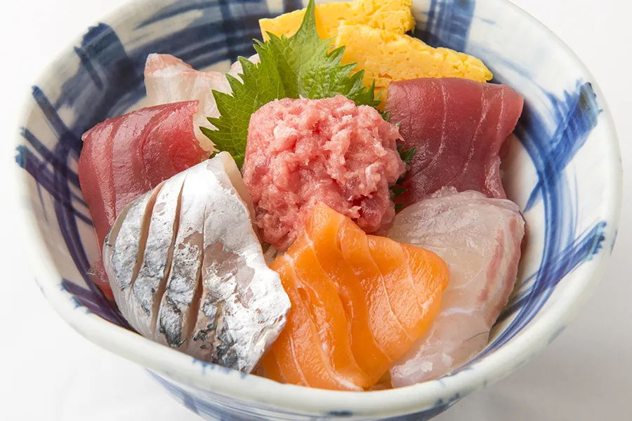 【六本木】海鮮丼も！本格的なのに安い寿司ランチ3選