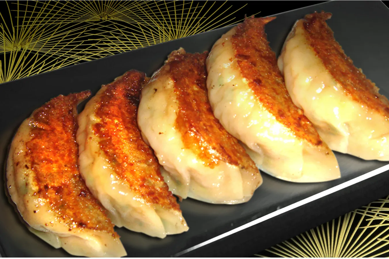 ▲肉玉そば越智×浅草開化楼の「謹製 旨味肉汁餃子」