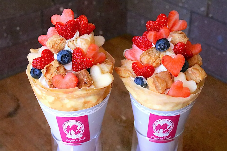 イチゴや旬のフルーツてんこ盛り！豪華すぎて感動モノの“芸術クレープ 